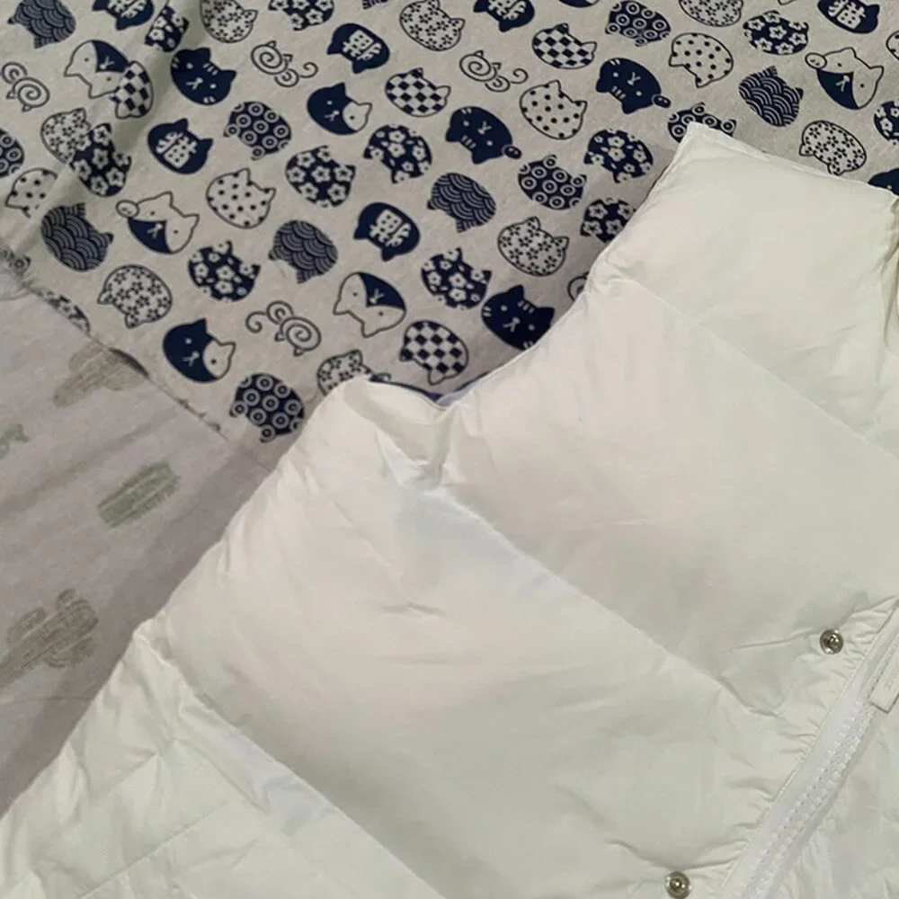 Canada Goose White Stand Collar Down Vest - Picture 7 of 11